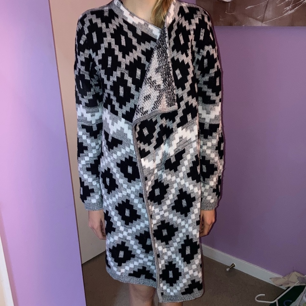 Guilty Knot Wear black grey pattern knit cardigan/sweater. Size large.